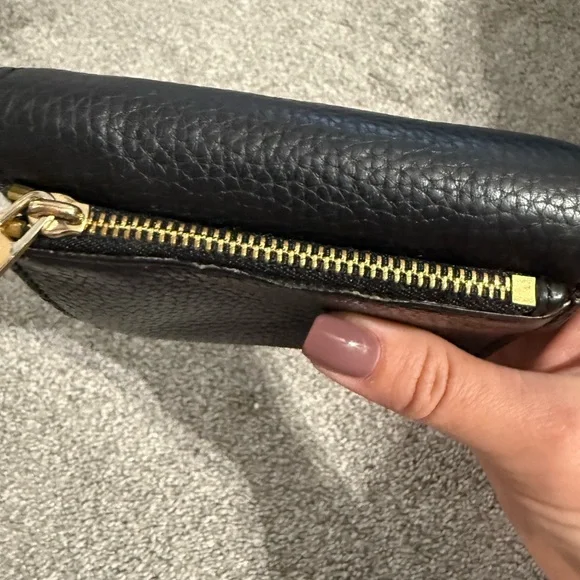 Michael Kors Black Leather Card Holder with Gold Logo - Picture 3 of 5